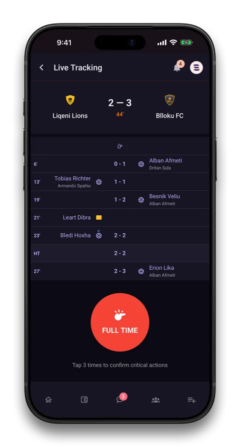 Squadin app screen: Play with live scores