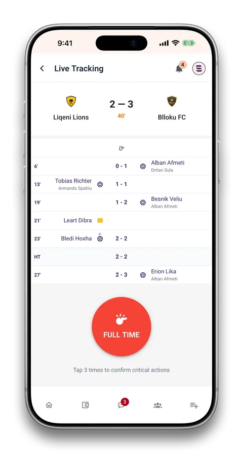 Squadin app screen: Play with live scores